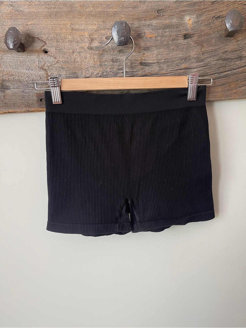 Aritzia Black Ribbed Athletic Bike Shorts